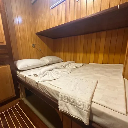 Botel Yesin